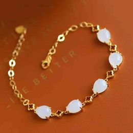 Bangle Designer Ancient Method Gold Craft ingelegde Natural Hetian Jade Water Drop Geometrische armband Retro Exquisite Elegant Ladies Silver Sieraden