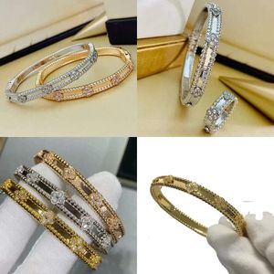 Bracelets de marque de créateur de bracelet pour femmes plaquées d'or cristal à quatre feuilles perlee sweet trèfle choueur de fleur de la Saint-Valentin cadeau bijoux2