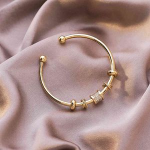 Bangle Designer Franse elegante glanzende cz steen messing gouden armbanden voor vrouwen dames geometrische kruis verstelbare open bedelarmband P 2024
