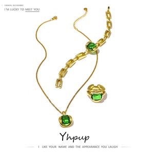 Bracelet Designer Yhpup Or En Acier Inoxydable Ensemble De Bijoux Collier Bague Bracelet De Mode Vert Verre Cristal Pendentif Chaîne 18 k Plaqué Étanche