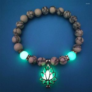 Bangle Doreenbeads Fashion Natural Stones Luminous gloeien in de Dark Lotus Flowercharm -armband voor yoga gebedsboeddhisme sieraden