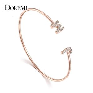 Bangle DOREMI Custom Letter Bracelet Baby bangle Zirconia Pave Setting Initial armband Kind Volwassen maat voor Unieke Manchet Sieraden 230718