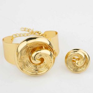 Bracelet Dubai Big Jewelry Set Design pour femmes Collier de mariée Brésili Boucles d'oreilles plaquées or Collier Bracelet Bague pour cadeau 240319