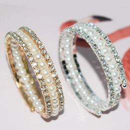 Bracelet élégant Imitation Crystal Bracelet Multicouche Multicouche Strongable Femme Bijoux Bijoux Gift