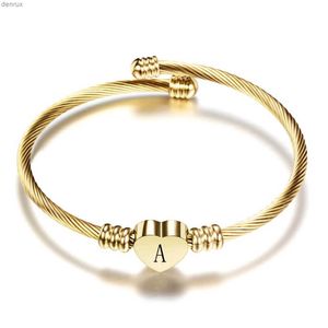 Bracelet de bracelet coeur en acier en acier inoxydable bracelet avec lettre de couleur en acier en acier inoxydable avec lettre Bracelets de charmes d'alphabet initial pour Womenl240417