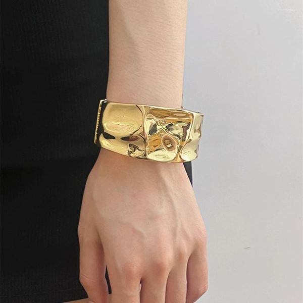 Brazalete de moda chapado en oro, pulsera con apertura de puño para mujer y niña, Metal Simple, irregularidad lisa, joyería gruesa, regalo 2023