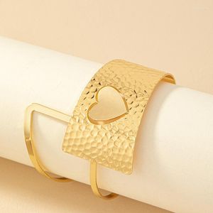 Bracelet mode plaqué or coeur grande ouverture largeur bracelets pour femmes Punk métal manchette Simple femme main bijoux