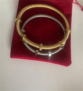 Brazalete de pulsera de tornillo coreano de moda con bolsa de tela 22090904527138