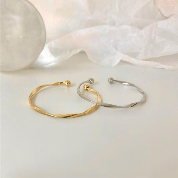 Brazalete de moda con apertura de Color dorado, brazaletes finos retorcidos brillantes para mujer, joyería con encanto de estilo minimalista abierto para mujer