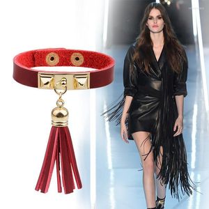 Brazalete Moda Remache Cuero Señoras Pulsera Personalidad Borla Colgante Broche Hebilla Tendencia Internacional Estilo Joyería Z592Bangle Inte22