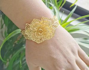 Bracelet en métal doré fleur creuse bracelet de bras de manchette ouvert pour les femmes Inde accessoires de mariage de mariée de luxe Women039s Bracelets Je4520877