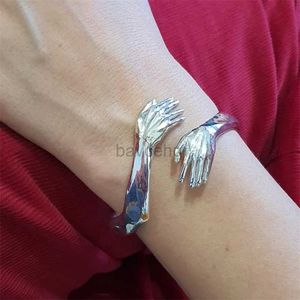 Bangle Goth hand knuffelarmband voor vrouwelijke mannen open manchet armband verstelbare minnaar paar armbanden vintage sieraden pulseras 240411