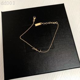 Bangle Sierlijke designer armband heren luxe letter liefde armbanden metaal niet gemakkelijk te vervagen mini hanger verguld goud Armband sieraden ontwerper voor vrouwen populair