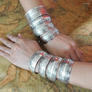 Armband Zigeuner Etnische Vierkante Bloem Metaal Gesneden Brede Armbanden Tibetaans Zilver Kleur Vintage Retro Tribal Armband Manchet Voor VrouwenBangle Raym22