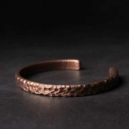 Bangle Hammer bracelet en métal rustique en cuivre complet Vingtage Punk bracelet de manchette unisexe Viking cadeau de bijoux faits à la main pour femmes hommes 240319