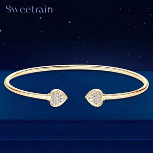 Bracelet Mosilicone en forme de cœur en forme de coeur 925 Silver 18K Bracelet quotidien en diamant en or adapté aux femmes ou aux copines comme cadeaux d'anniversaire YQ240409