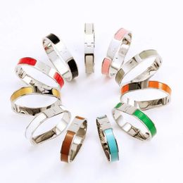 Bracelet Bracelet classique de haute qualité bijoux de créateur femmes bracelet de luxe bracelet design bracelets en acier inoxydable bijoux pour taille 8 mm plaqué or 18 carats. Lettre EFGH