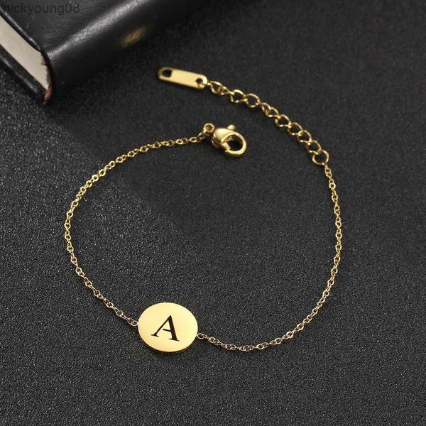 Bracelet creux Alphabet A-Z rond pendentif Bracelets en acier inoxydable Bracelets pour hommes femmes tendance bijoux pour cadeau de fête (17 + 5 CM) L2403