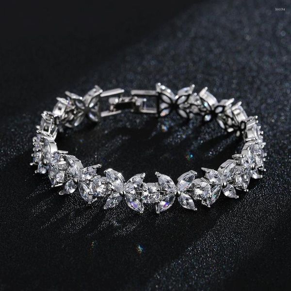 Brazalete Honghong Sra. Platino plateado Mariposa Flor Agua en forma de gota 3A Pulsera de circón Regalos de vacaciones de citas brillantes de alta calidad