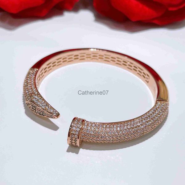 Brazalete Venta caliente Celebridades tornillo Taladro completo clavos Pulsera Pulseras de oro Mujeres Brazaletes Punk para el mejor regalo lujoso Joyería de calidad superior J230710