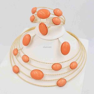Bangle Italiaanse vergulde sieradenset Dubai Goudkleur Hoge kwaliteit Ketting Dames Oorbellen Armband Ringen Banket Bruiloft Sieraden 240319