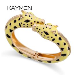 Bangle KAYMEN Aangekomen Fashion Statement Manchet Armband Enamel Bangle voor Vrouwen Grils Metal Vergulde Giraffe Animal Armband 220901