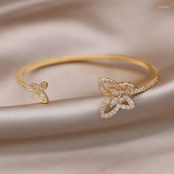 Brazalete Joyería de moda coreana 14K Conjunto de cobre chapado en oro Zircon Mariposa Pulsera abierta Accesorios elegantes para fiesta de noche para mujer