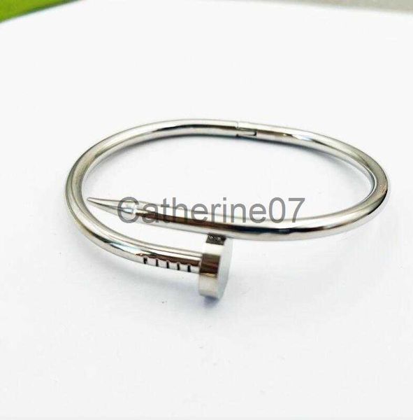 Bangle Love Nail Bracelet bracelet breloque pour hommes femmes mode en acier inoxydable jewerly designer sur mesure manchette personnalisé bracelets à vis créatifs si J230710