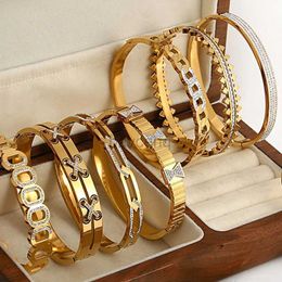 Bracelets en chaîne transversale de créateurs de marque de luxe en bracelets pour femmes Bracelet en acier en acier inoxydable à la chaîne transversale Bracelet 240411