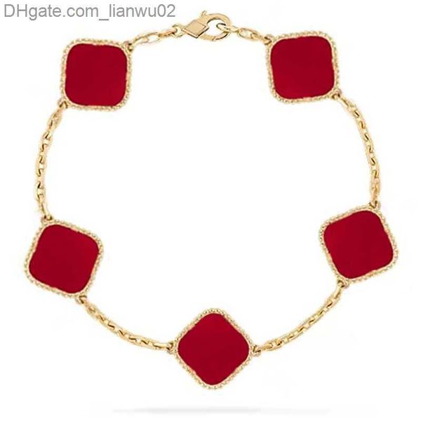 Bracelet de luxe bracelet bijoux de créateurs pour femmes 4 4 feuilles trèfle Baclet noir 18k d'agate or shell mère des dons de perle de haute qualité Z230818