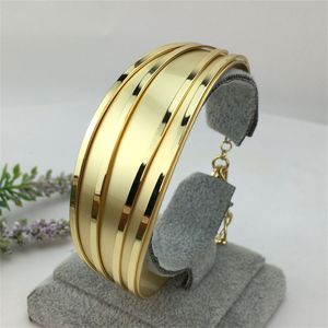 Bangle Luxe Dubai Gold Colorbers voor vrouwen Goldplated African Braziliaanse armbanden Big Charm Bangle Wedding Hand Sieraden FHK13849 230814