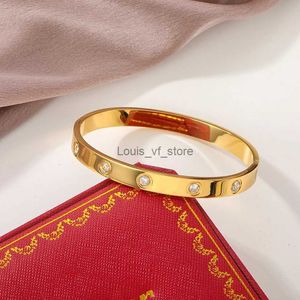 Bracelet Luxury Love Crystal 6 mm épaisseur Bracelet PVD de haute qualité Bracelet ovale en acier inoxydable Pas de bijoux de fondu pour les femmes Gift H240528