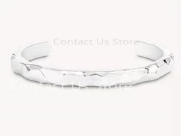 Bangle M00332 Luxury 2021 Bracelet irrégulier Highend Brand Presbyopie Charme Accessoires Car Pendre Dames Gift For Women2267475