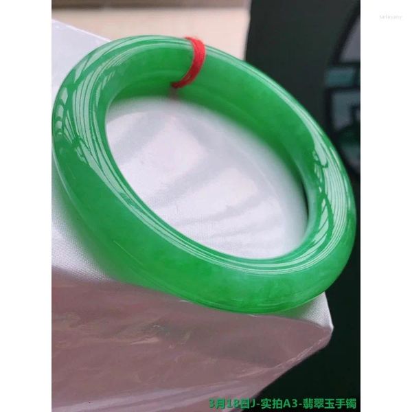 Bracelet Mars 18 J Real S A3 Jade Bracelet 123500 Couleur Base Barre Ronde Délicate Très Glacée Taille Propre