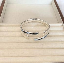 Bangle MEI 2023 UNOde50 Spaanse Verkopende Hoge Kwaliteit Prachtige Edelsteen Mode damesarmband Romantische Sieraden Cadeauzakje