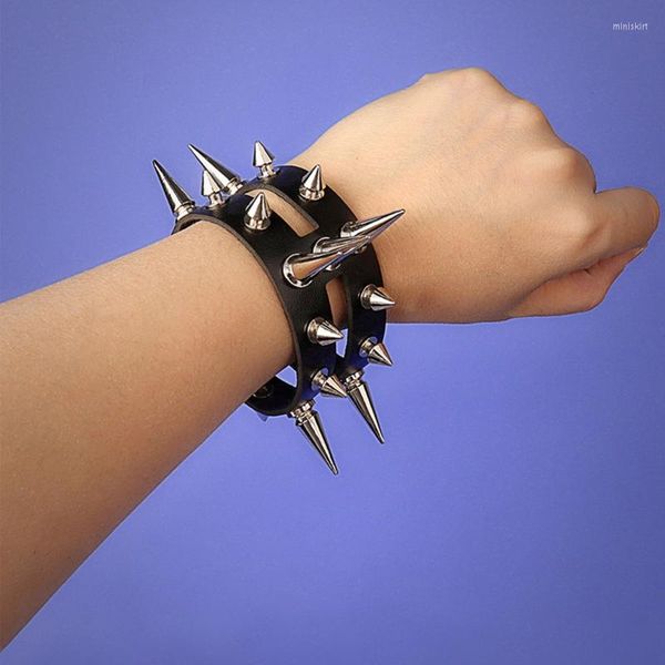 Brazalete Hombres Mujeres Metal Spiked Studded Pulsera de cuero Remaches negros Punk Party Hip Hop Disfraces Accesorios Botón a presión