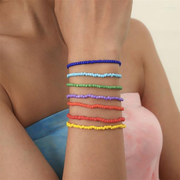 Brazalete minimalista de estilo playero, pulsera apilada de colores contrastantes con cuentas de arroz tejidas geométricas personalizadas para mujer