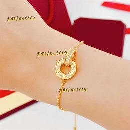 Brazalete Nuevo diseño Color dorado para mujer Tendencia Pulsera de cadena de titanio de lujo Regalos de mujer de moda de lujo Joyería Venta al por mayor Dropshipping Tiendas de alta calidad 2024