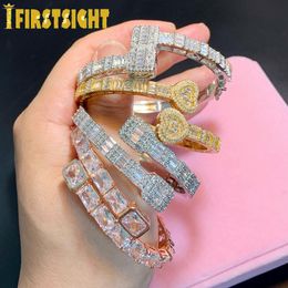 Bracelet New Iced Out Bling Baguette AAA CZ Bracelet ouvrir le bracelet en argent Couleur carrée zircon Charme Brangle pour hommes