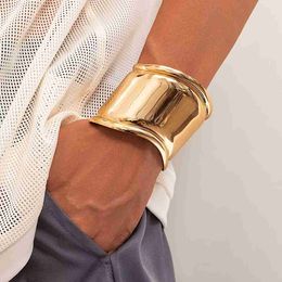 Bracelets de personnalité de bracelets Bracelet en or luxe 18k pour femmes conception de carrosserie dure bijoux de Noël en bracelet de Noël facultatif 2024