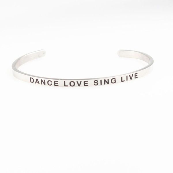 Bracelet Mantra personnalisé Bracelet avec nom personnalisé, estampillé DANCE LOVE SING LIVE 4MM Bar manchette ouverte en acier inoxydable