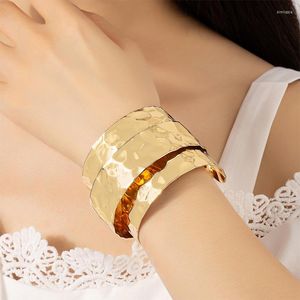 Bangle Renya Design Hammer Wide Punk Metal Open Cuff Bangles Gold Ploated Layered Bracelet For Women Girls Party Sieraden