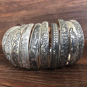 Bangle Retro Manchet Armbanden Tibetaans Zilver Metaal Carving Vis Olifant Bloem Armbanden Vintage Gypsy Sieraden Vrouwelijke Geschenken 231020