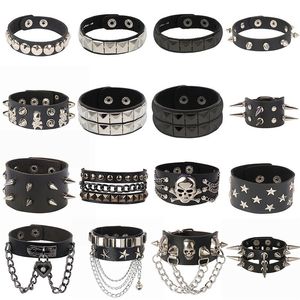 Bangle Skull Star Heart Punk Gothic Rock Drie rijen Metal Stud Spikes Klinknagel Pu lederen polsband Brede manchetarmband 230922