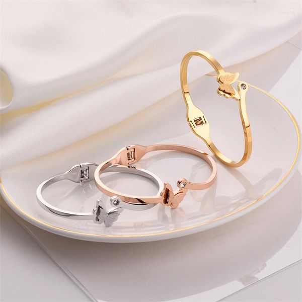 Brazalete Brazaletes de acero de titanio para mujer Versión coreana Pulseras de mariposa que no se desvanecen Corazón de niña personalizado simple y versátil