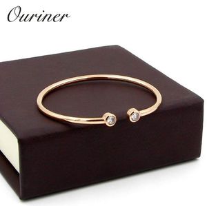 Bangle topkwaliteit kleur goud roestvrijstalen sieraden inleg cz kristal letter nobele dames manchet armbanden armbanden