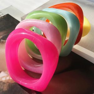 Bangle UJBOX Groothandel Veelkleurige Handen Pols Sieraden Gift Onregelmatige Lucite Hars Acryl Armbanden Armbanden Voor Vrouwen