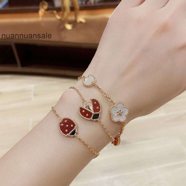 bangle vanly Pulsera Clefly Nueva Pulsera de Cinco Flores de Mariquita de Siete Estrellas para Mujer Edición Alta Moda Luz de Lujo Diseño pequeño Alto Sentido B