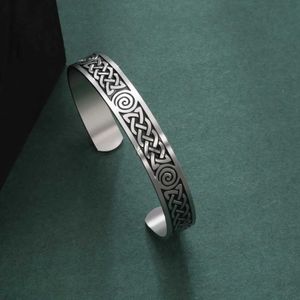 Bangle Vassago Celtic Viking Bracelet Witch Knoop Knoop roestvrijstalen sieraden Vriendschap Liefde Bescherming Talisman Cufflinks Pakket 24411