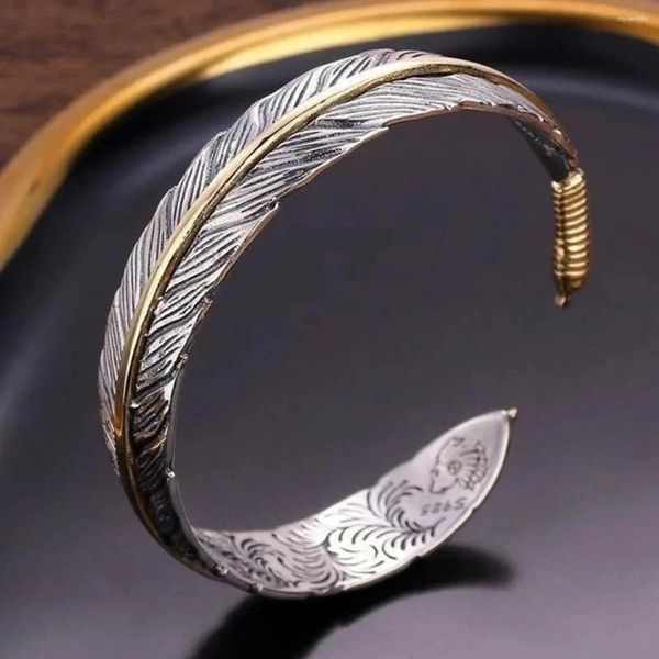 Brazalete de plumas de plumas de patrón tallado de brazalete